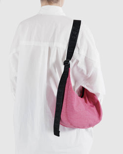 Baggu Medium Nylon Crescent Bag in Azalea Pink