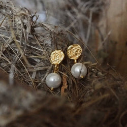 Paird Saltwater Studs in Gold