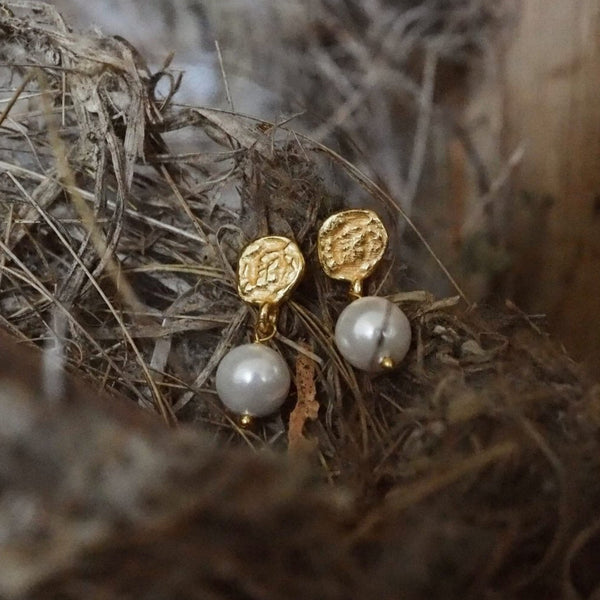 Paird Saltwater Studs in Gold