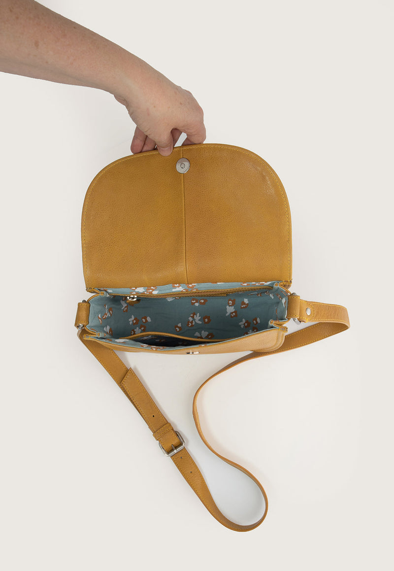 Nancybird Shell Bag in Tan