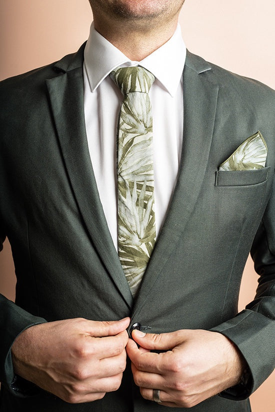 Peggy and Finn 'Fan Palm' Sage Cotton Tie – Quirk Collective